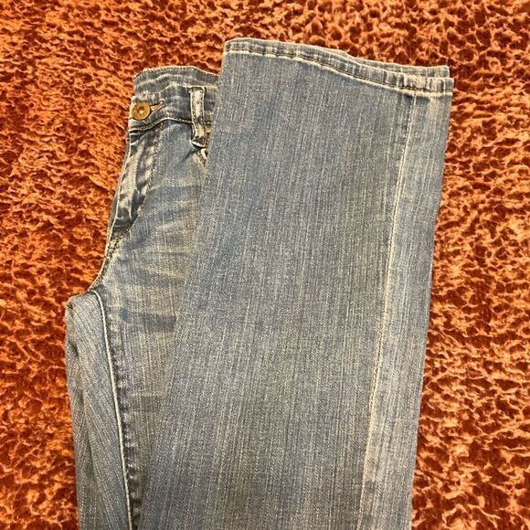 Blank NYC Jeans, Size 8 / 28. Slightly Distressed, Straight Leg. Anthro, - Picture 3 of 15